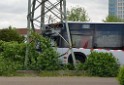 Schwerer Bus Unfall Koeln Porz Gremberghoven Neuenhofstr P192